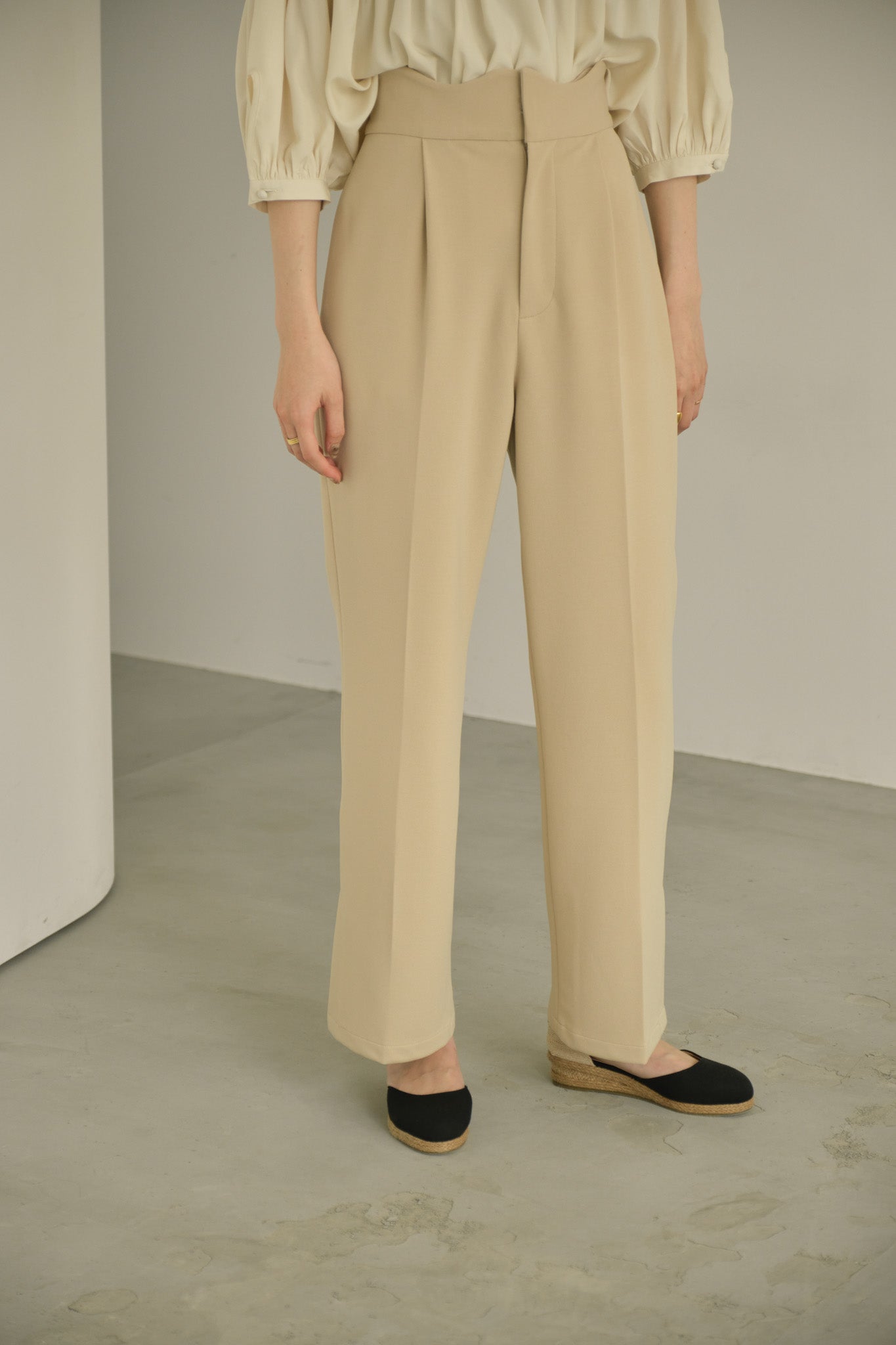 Eaphi waist wave slacks beige tic-guinee.net