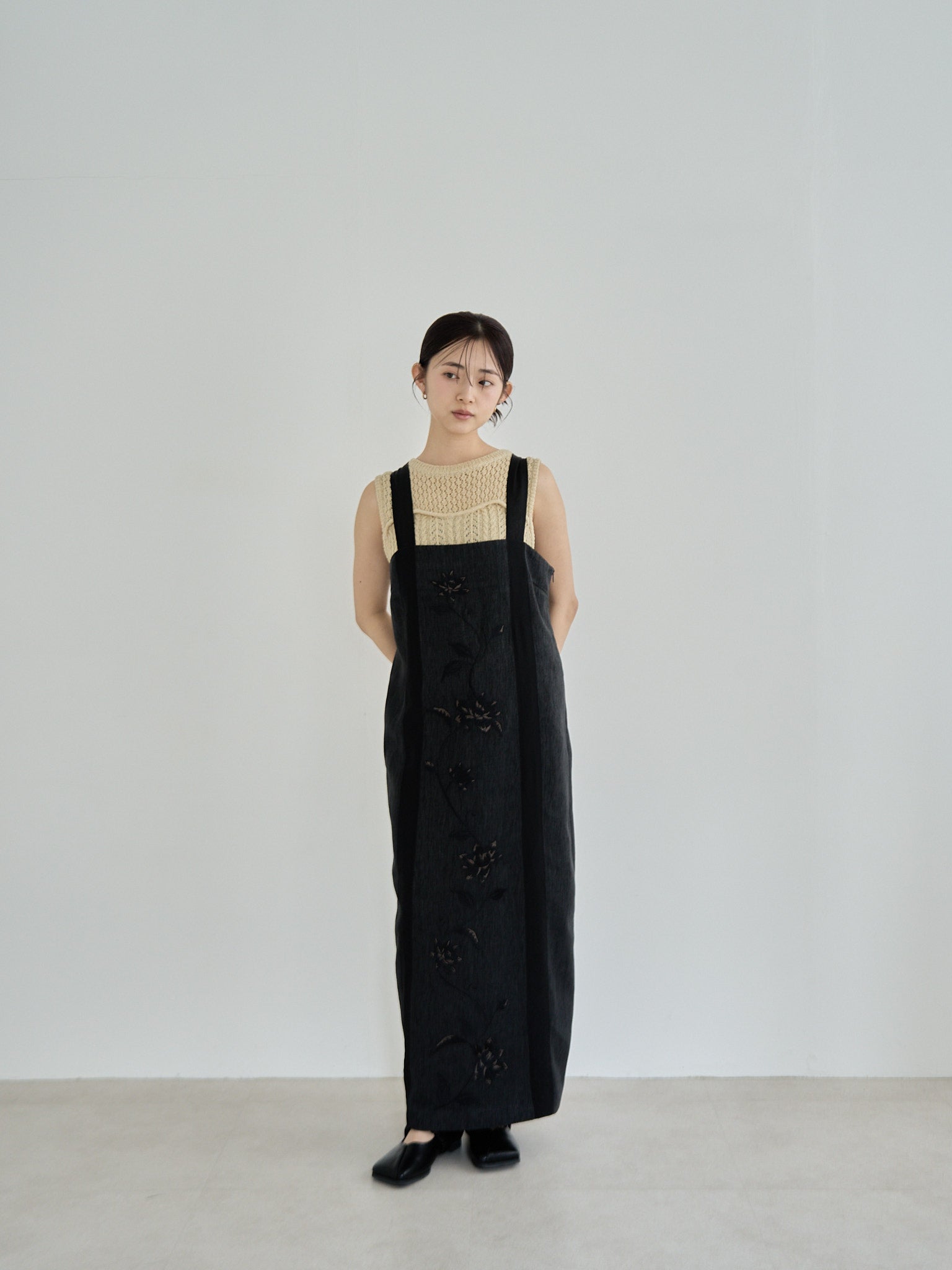 ワンピース Eaphi LOTUS EMBROIDERY LINEN ONEPIECE lotus-embroidery-linen-