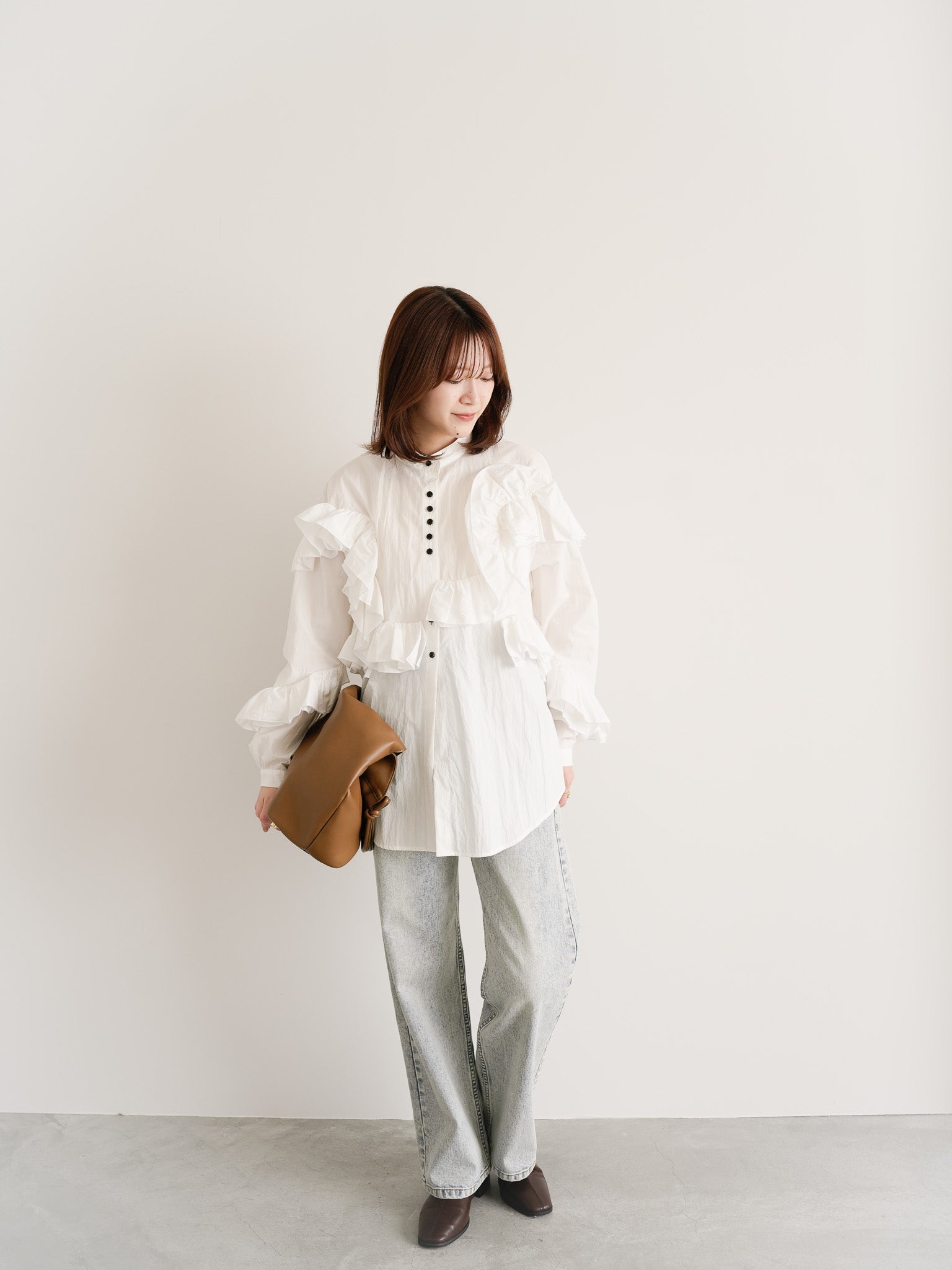 FEELING FRILLS BLOUSE FEELING FRILLS BLOUSE