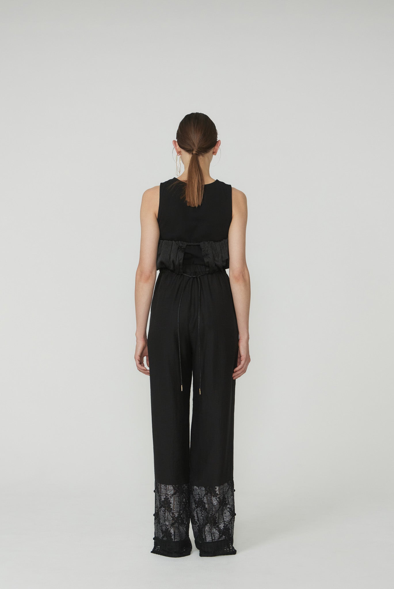SWITCHING LACE HEM BUTTON PANTS