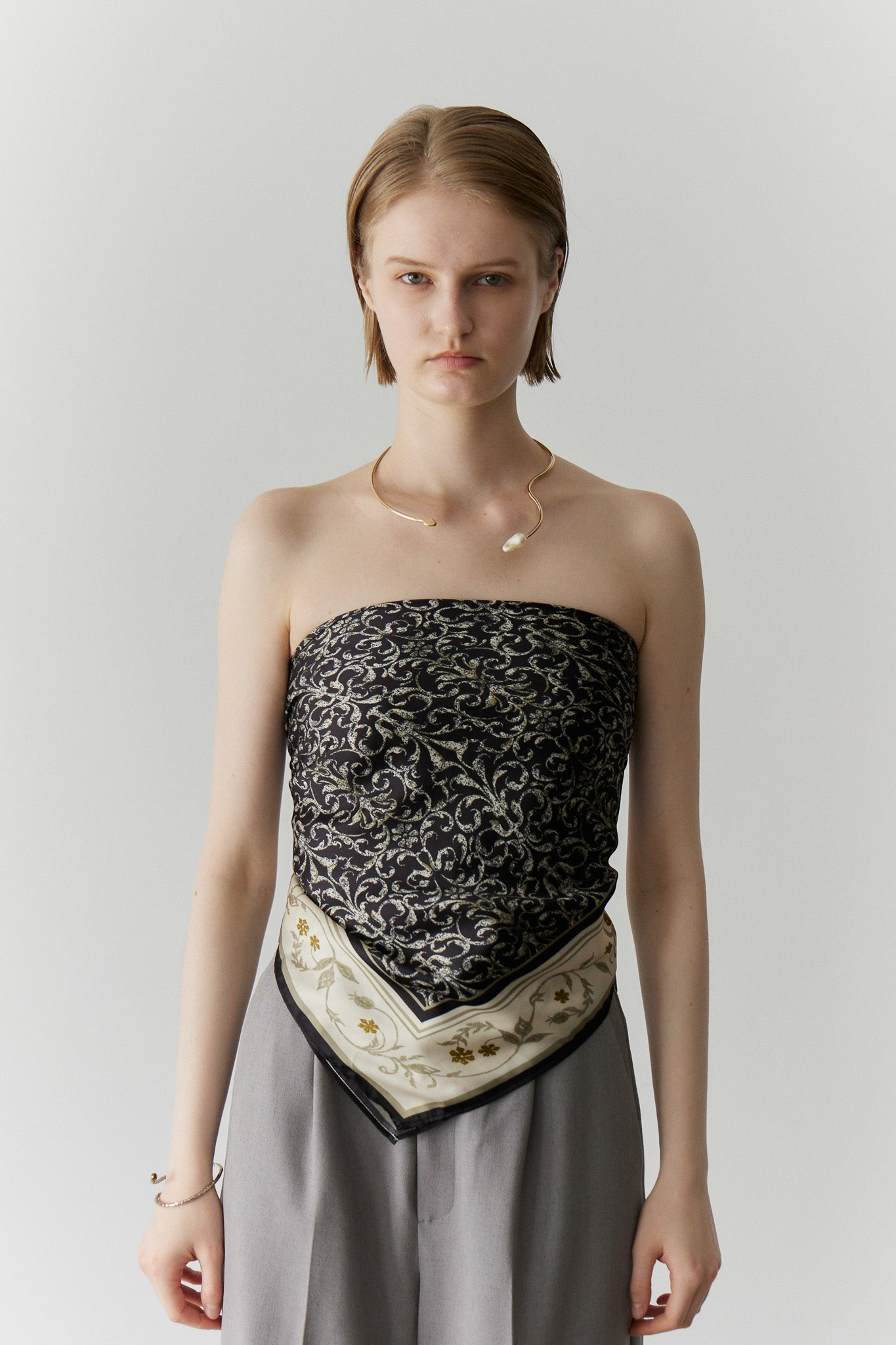 Èaphi エフィ INDIA PATTERN SATIN SCARF INDIA PATTERN SATIN SCARF