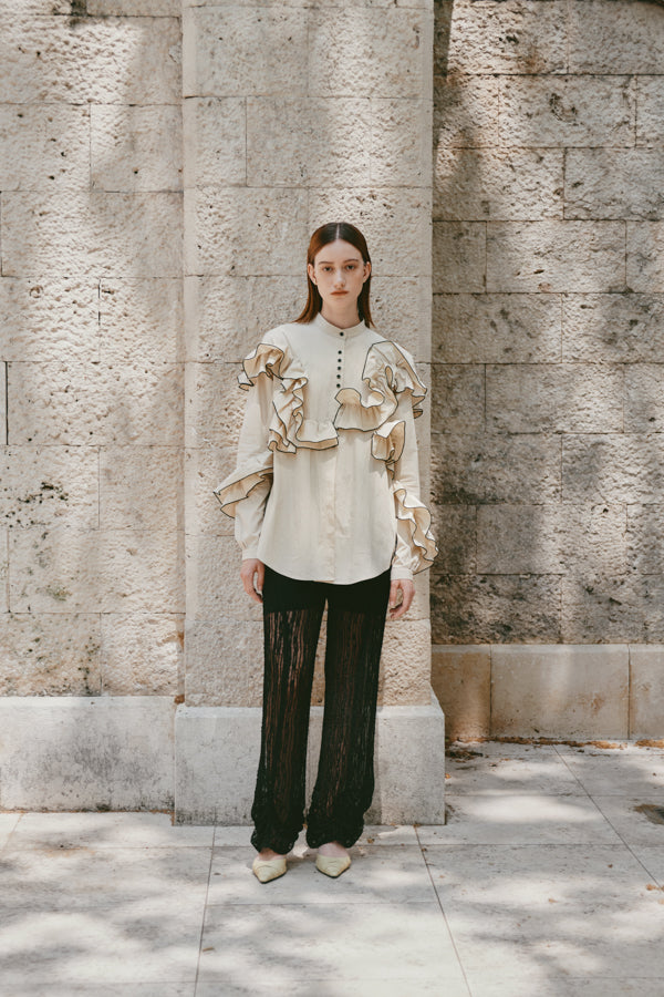 FEELING FRILLS BLOUSE