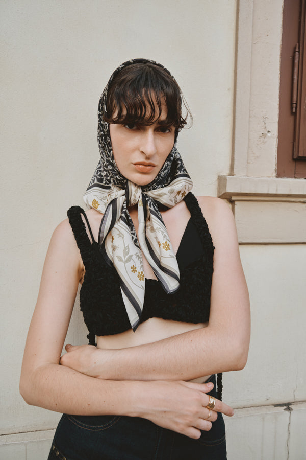 HAND KNITTING BUSTIER