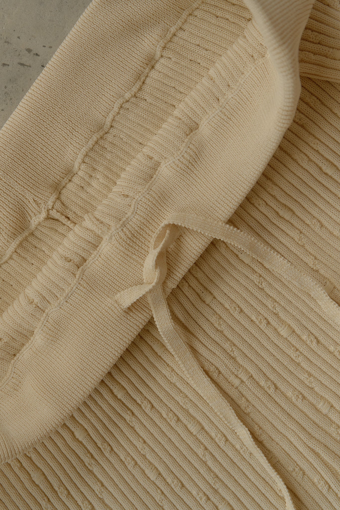 wave design knit pants