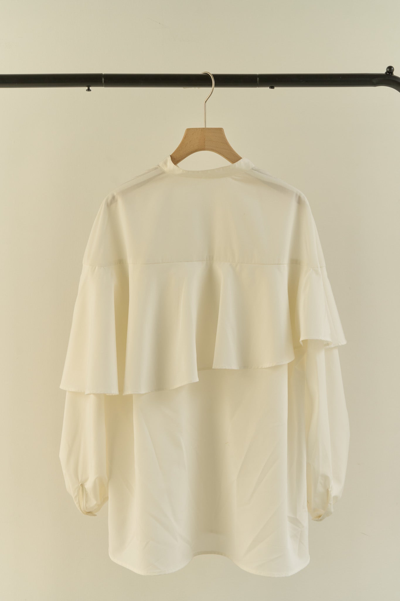 big ruffle asymmetry blouse – Eaphi