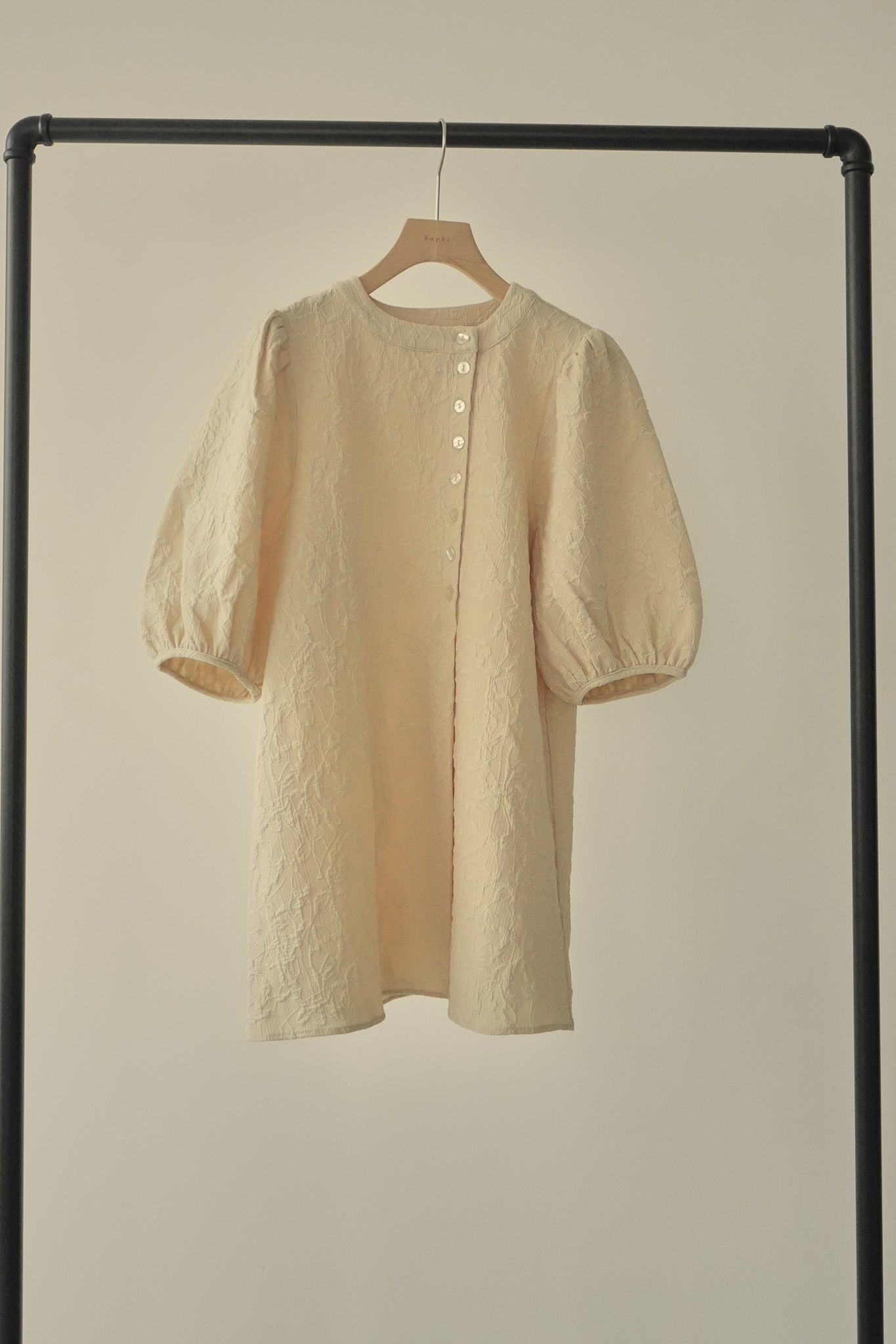 eaphi volume sleeve sheer blouse - 通販 - hydro-mineral.net