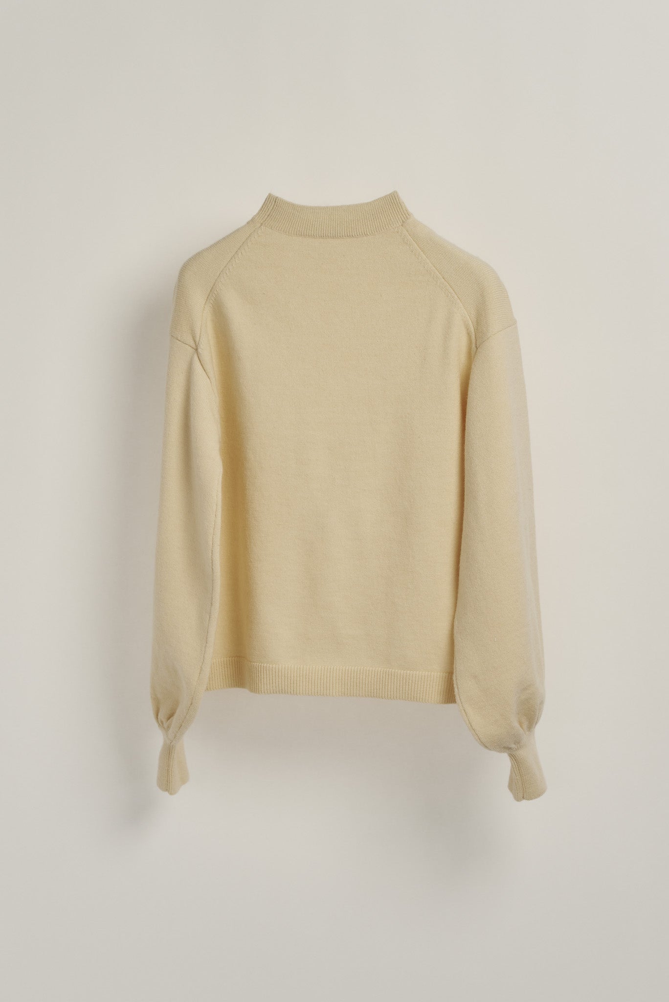 basic volume sleeve knit