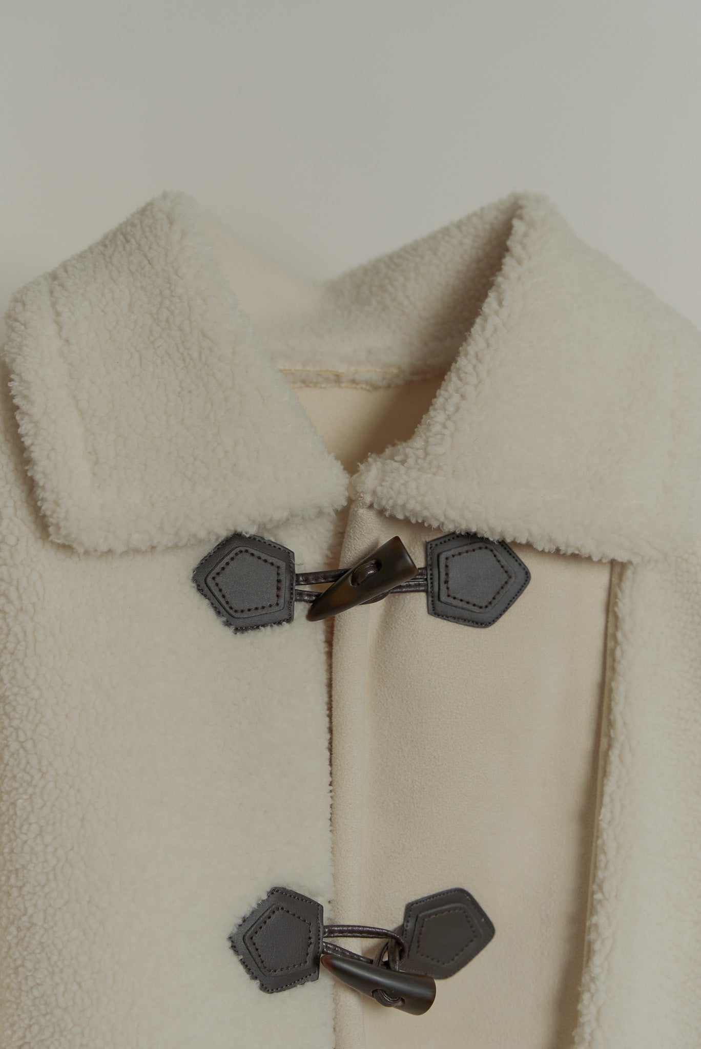 asymmetry boa jacket – Eaphi