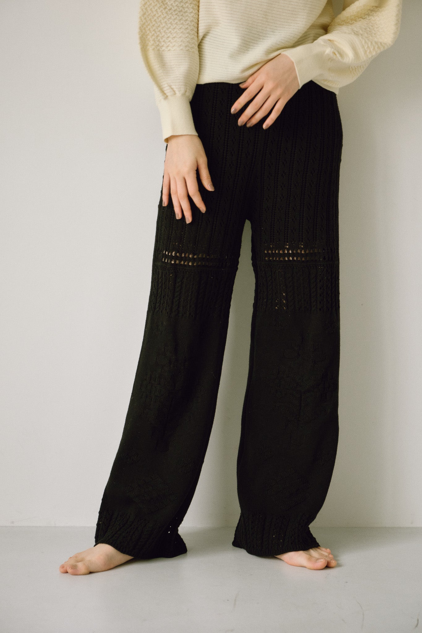 plant motif knit pants