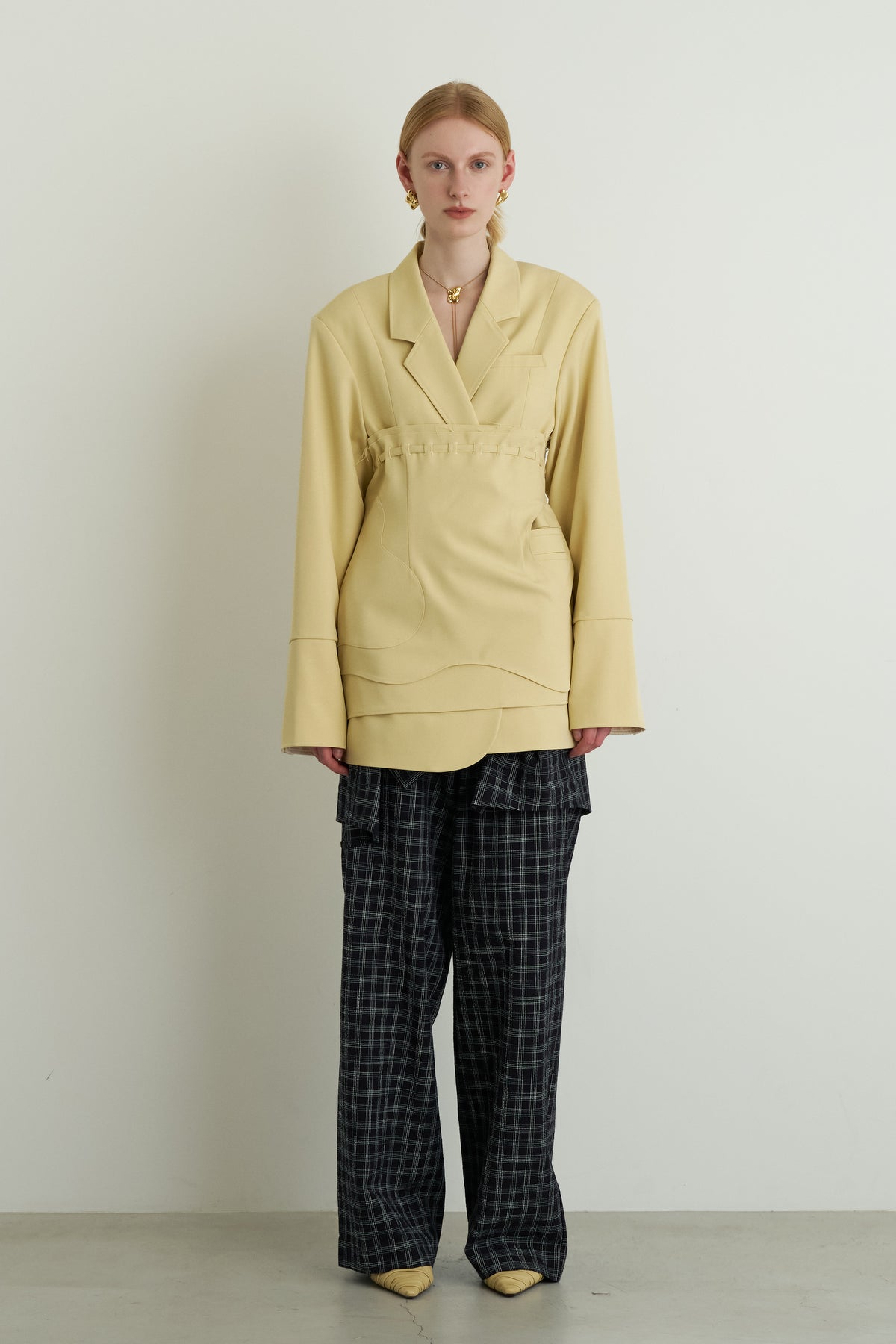 color_light yellow