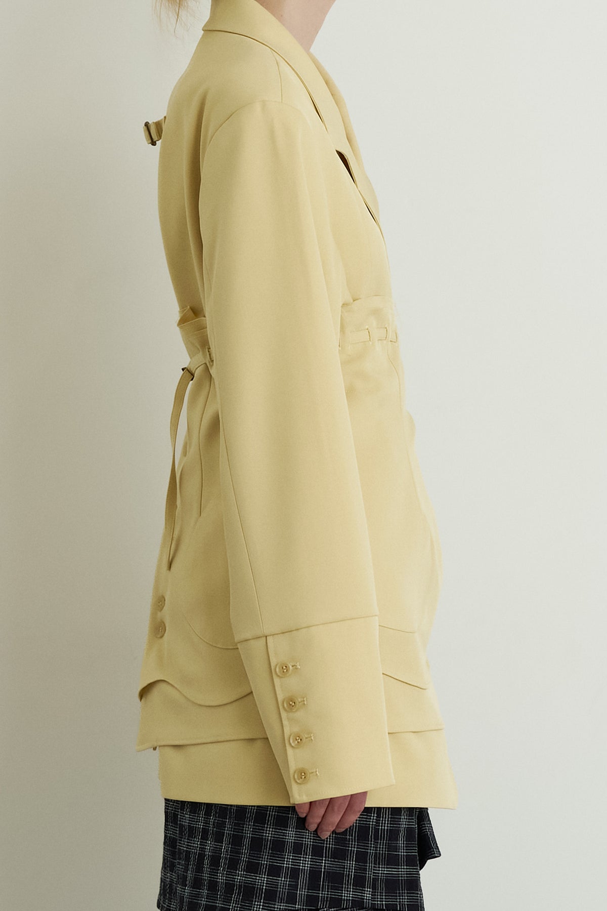 color_light yellow