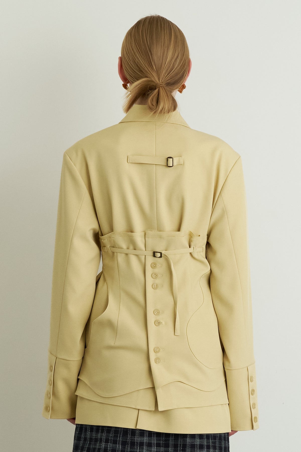 color_light yellow