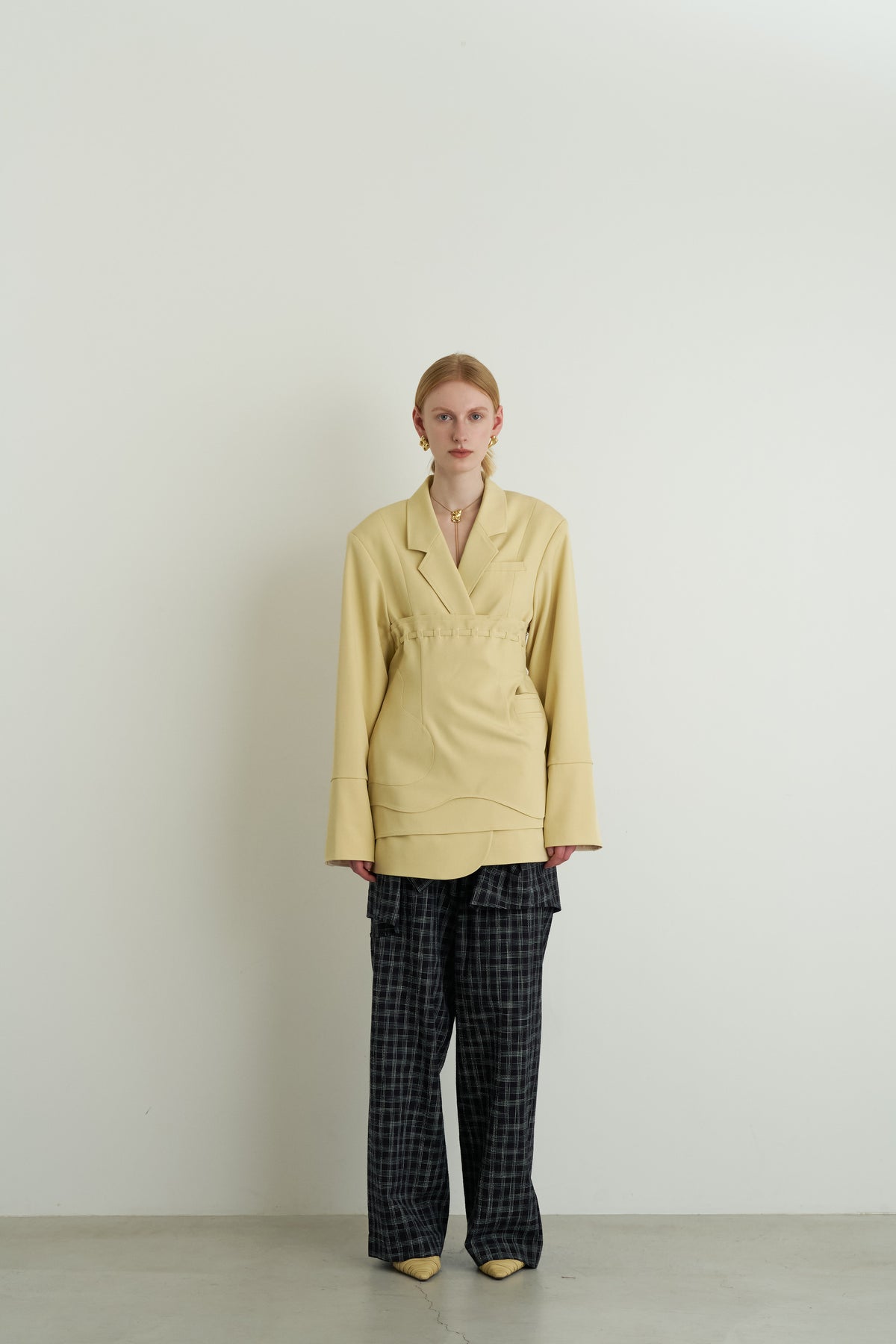 color_light yellow