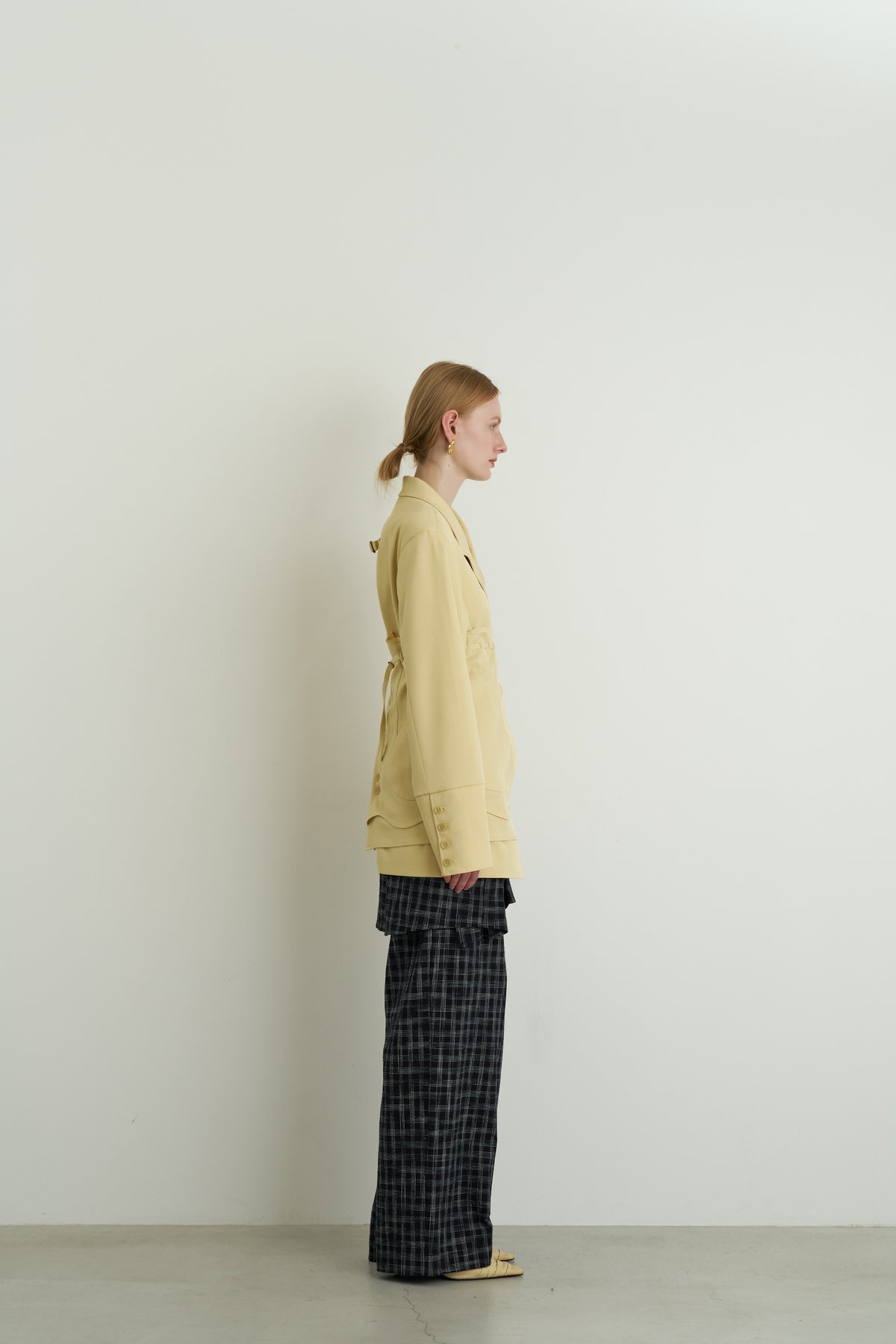 color_light yellow