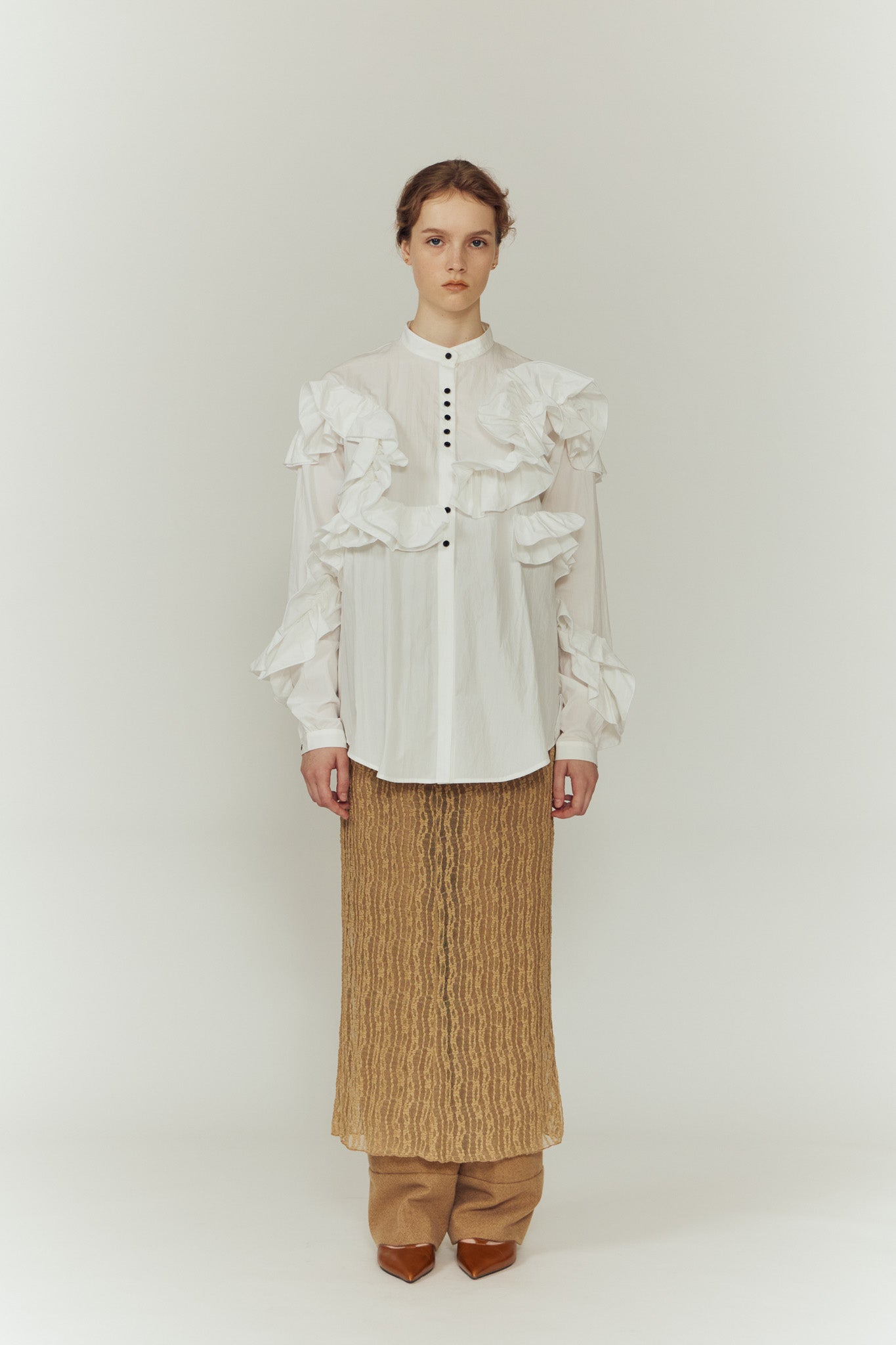 FEELING FRILLS BLOUSE