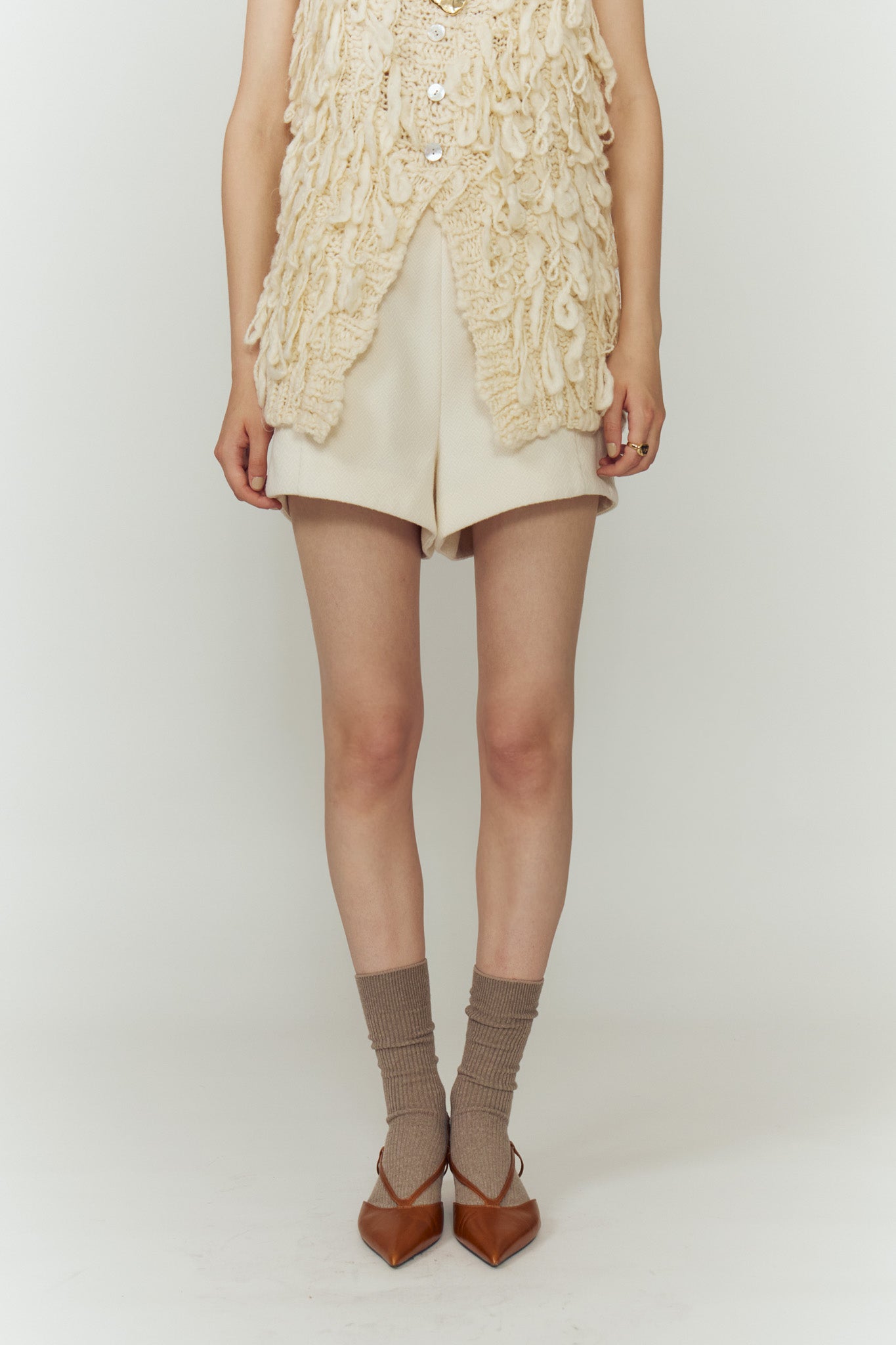 CLASSIC WOOL SHORT PANTS