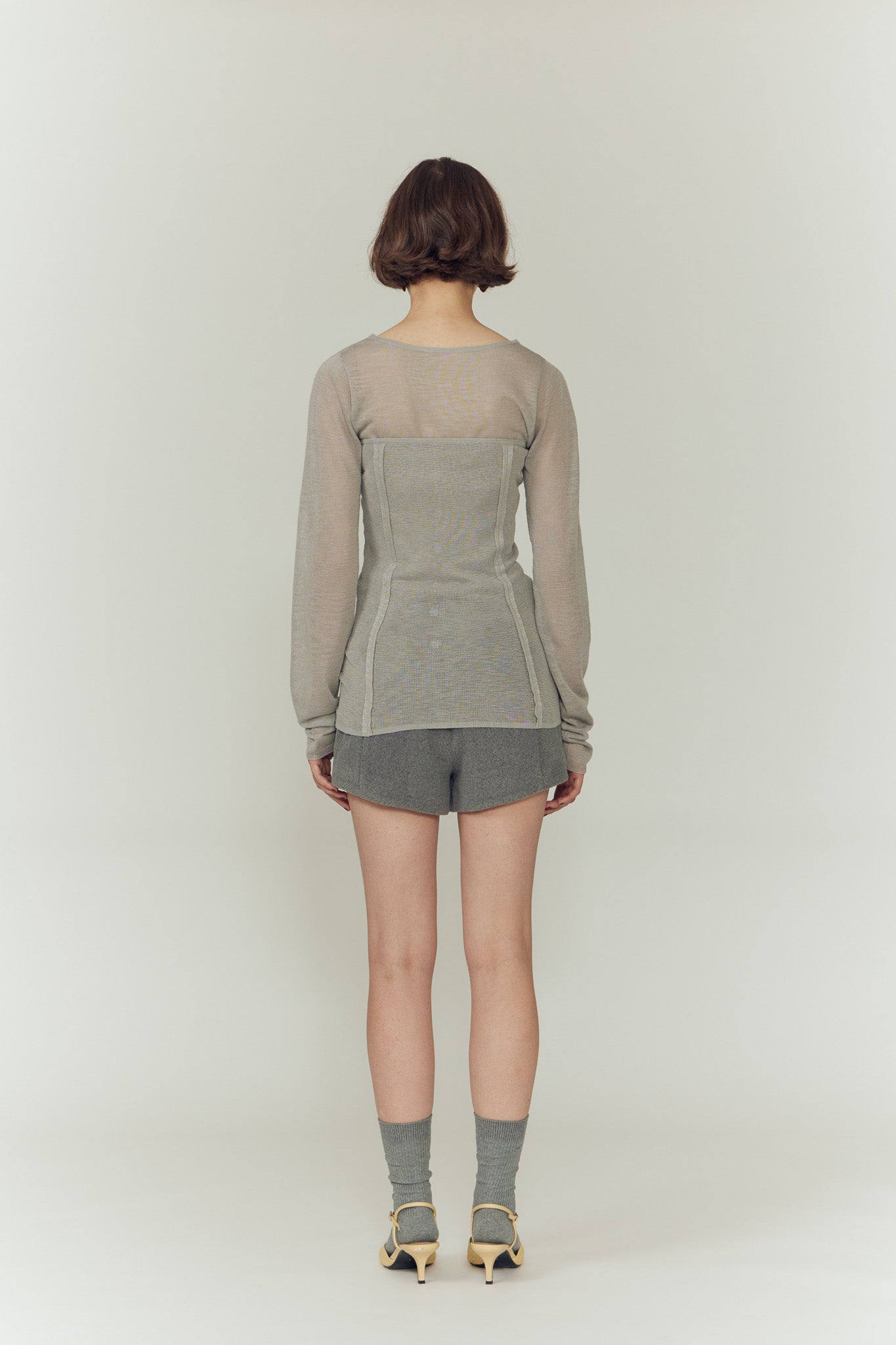 CLASSIC WOOL SHORT PANTS