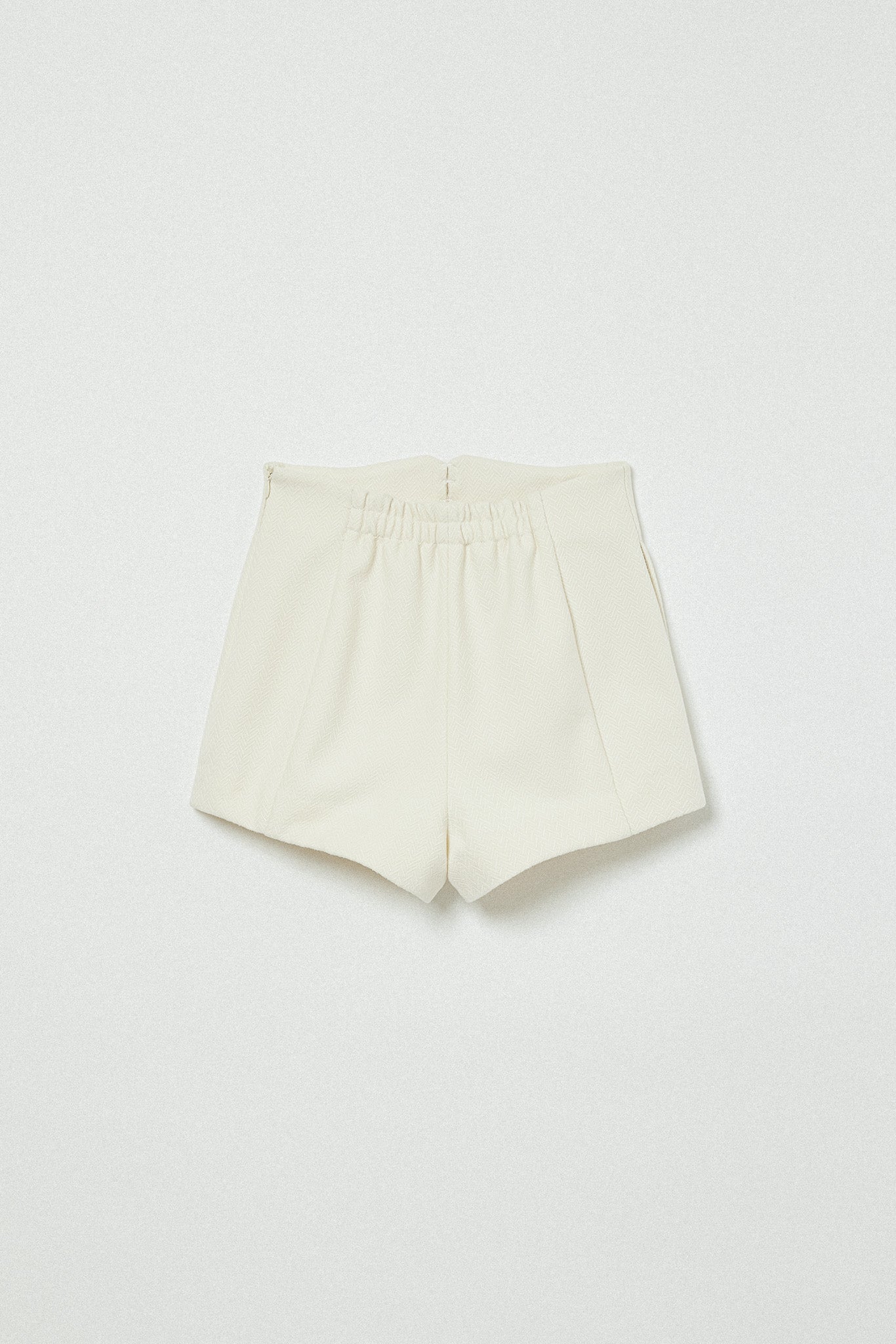 CLASSIC WOOL SHORT PANTS