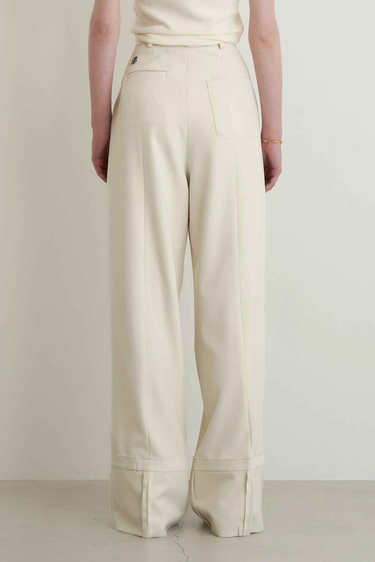 color_offwhite