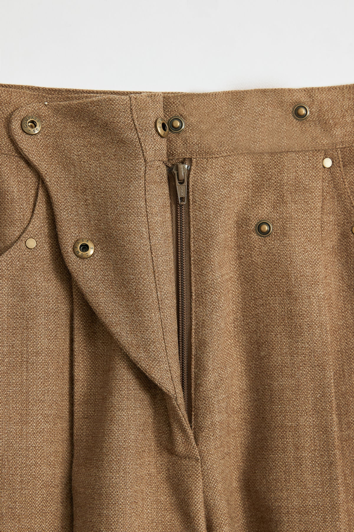 color_brown