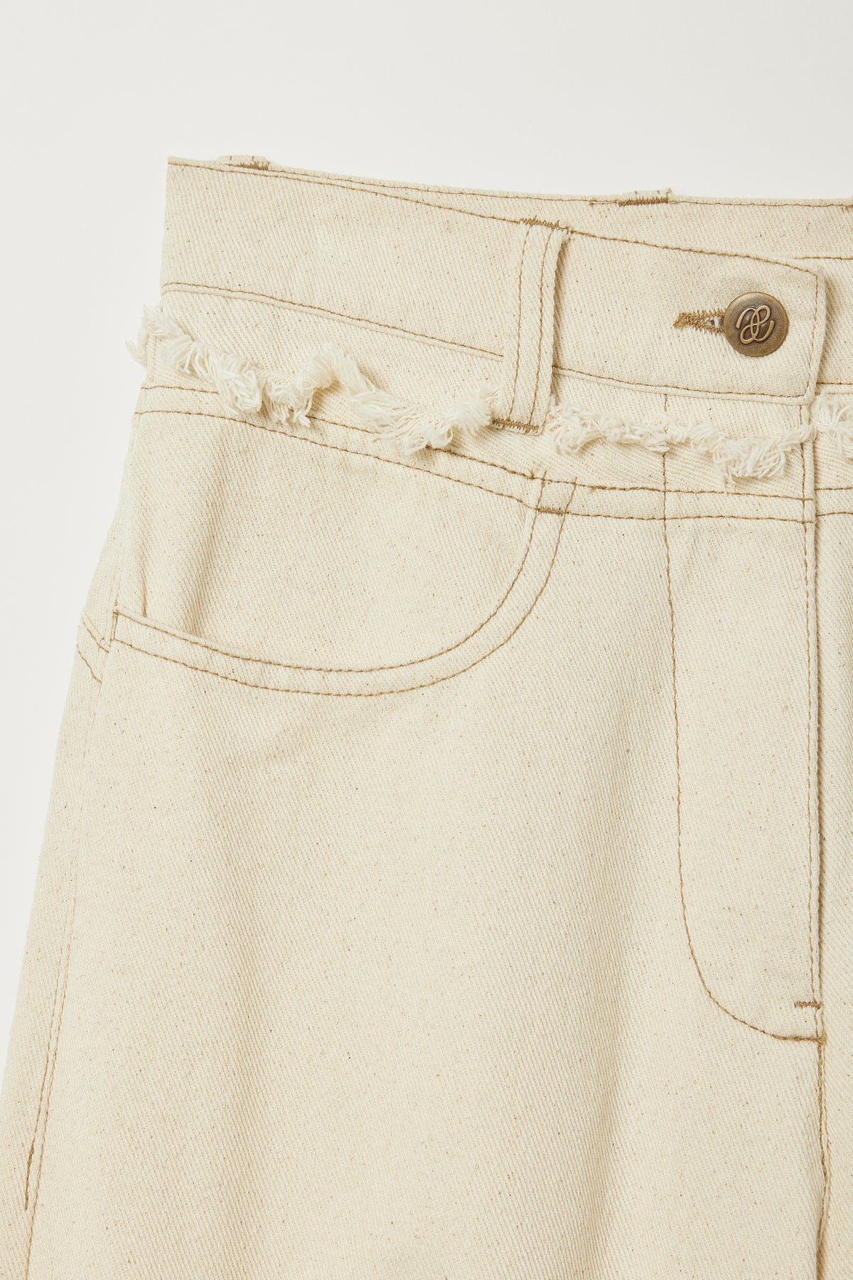 color_beige