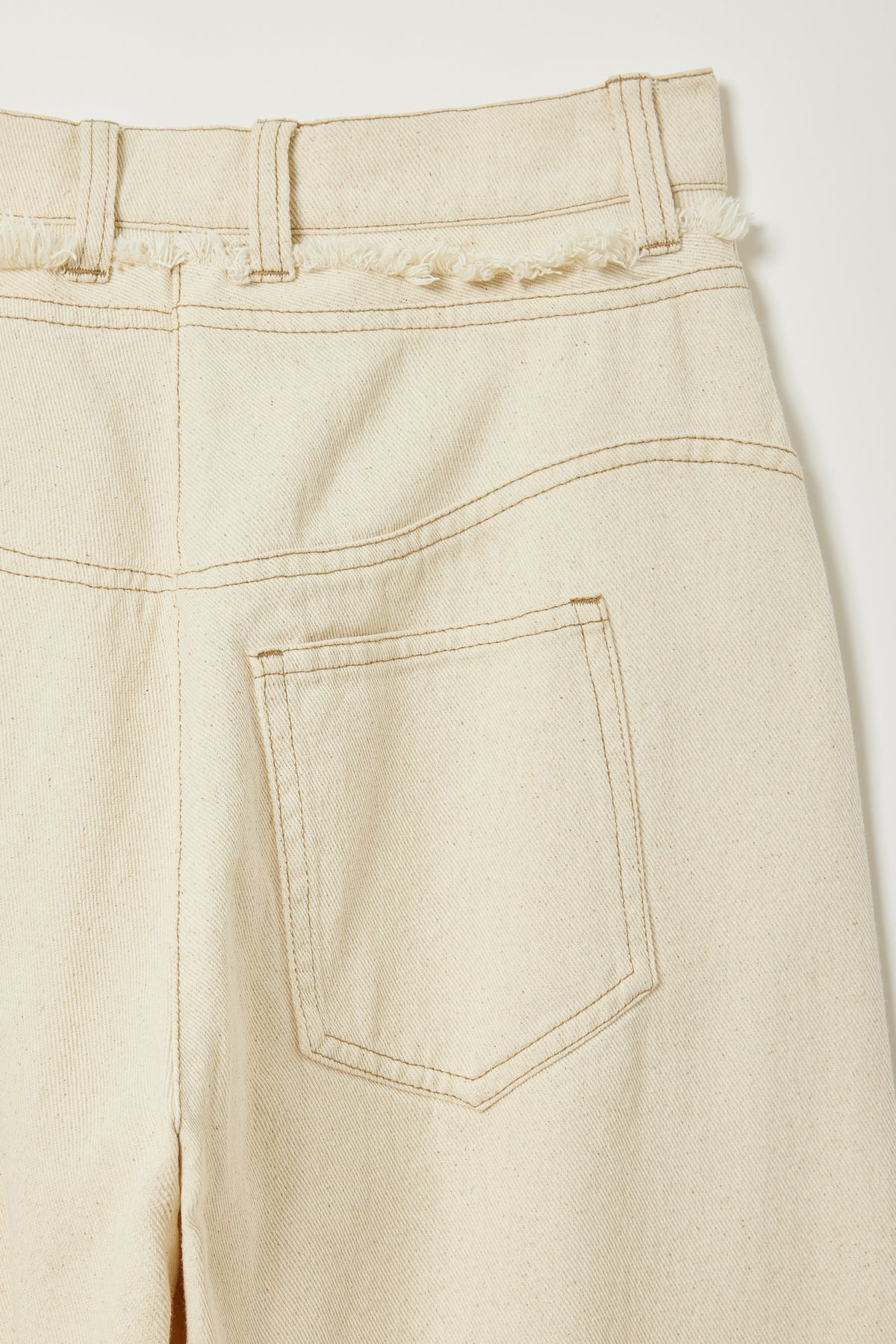 color_beige