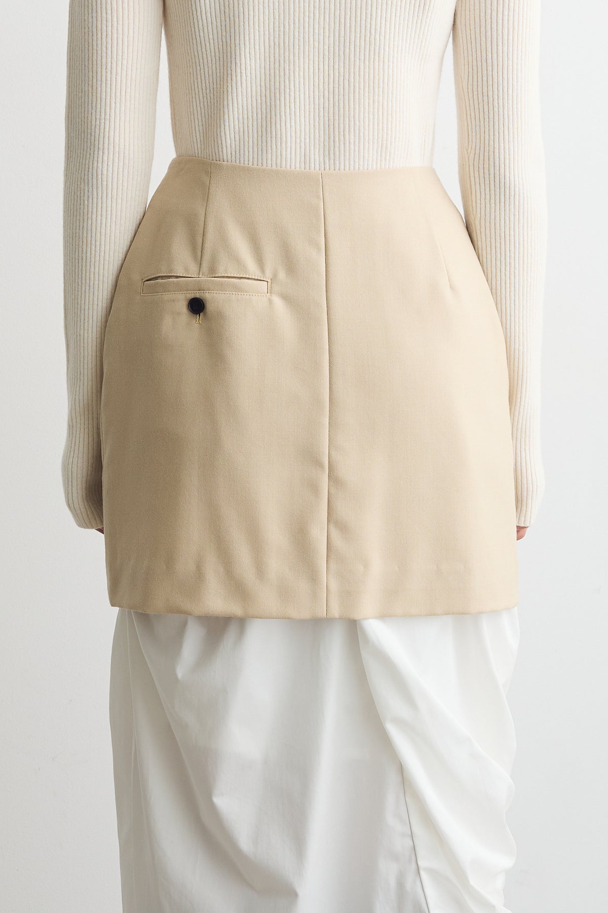 color_beige