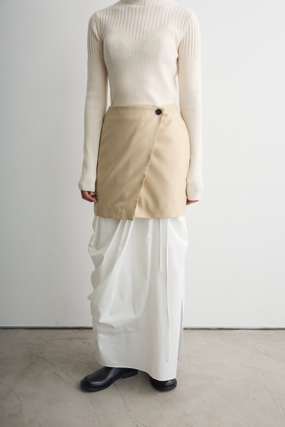 color_beige