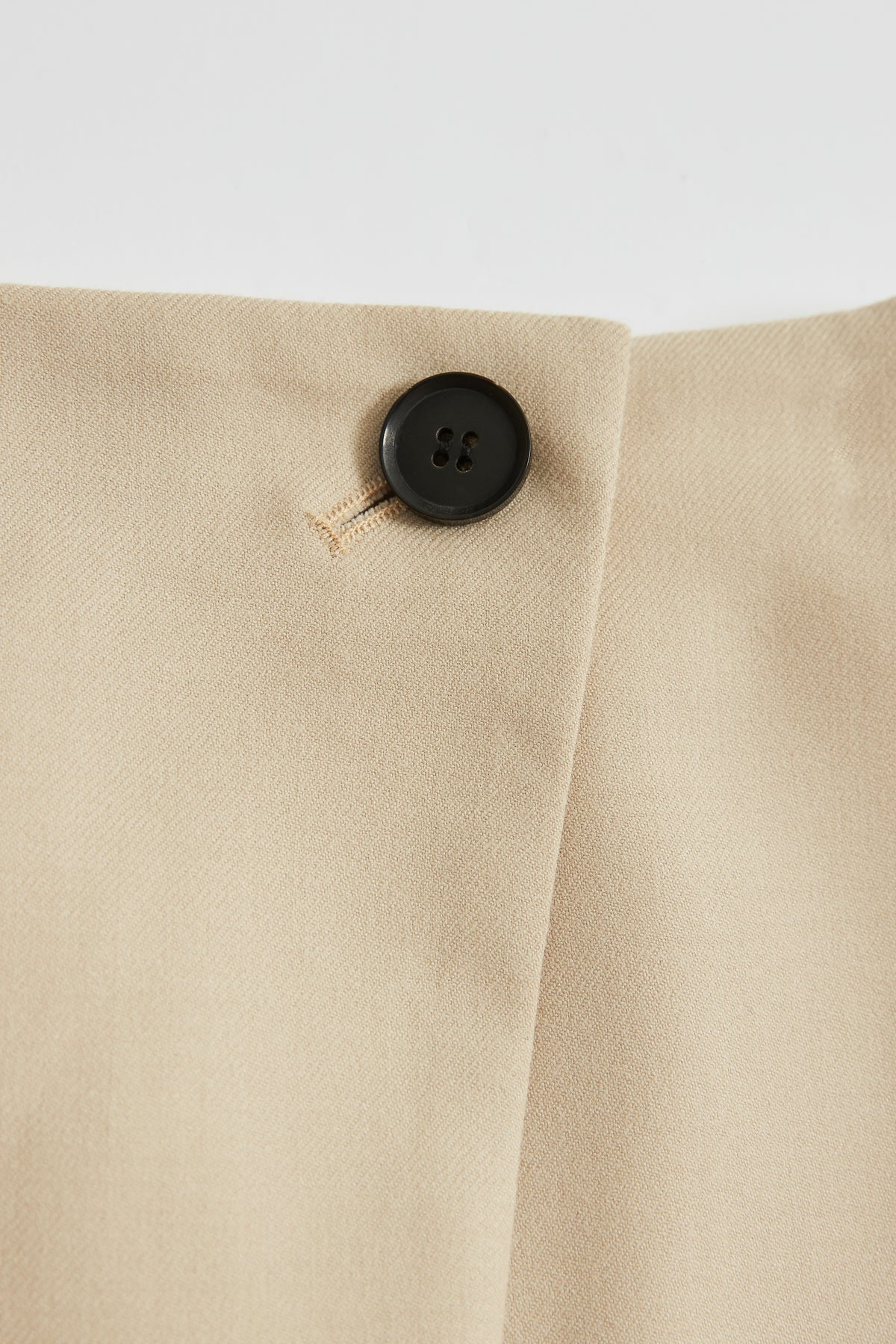 color_beige