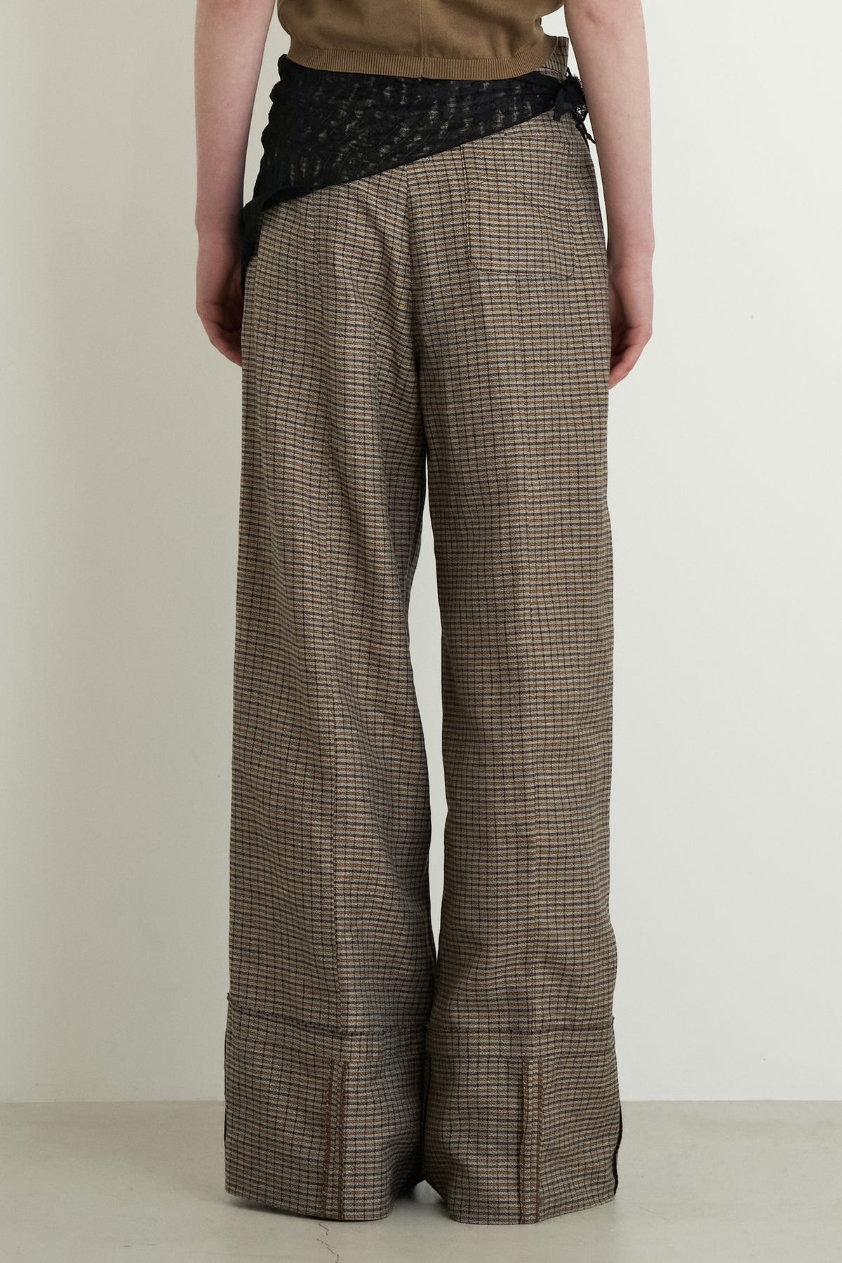 color_brown