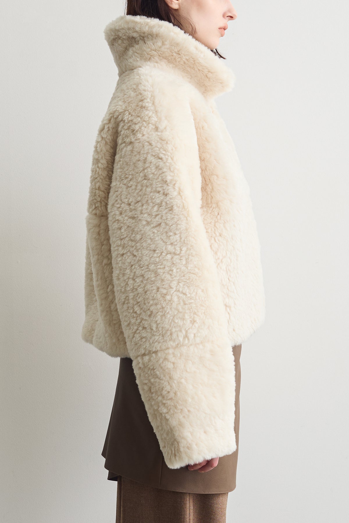 color_ivory