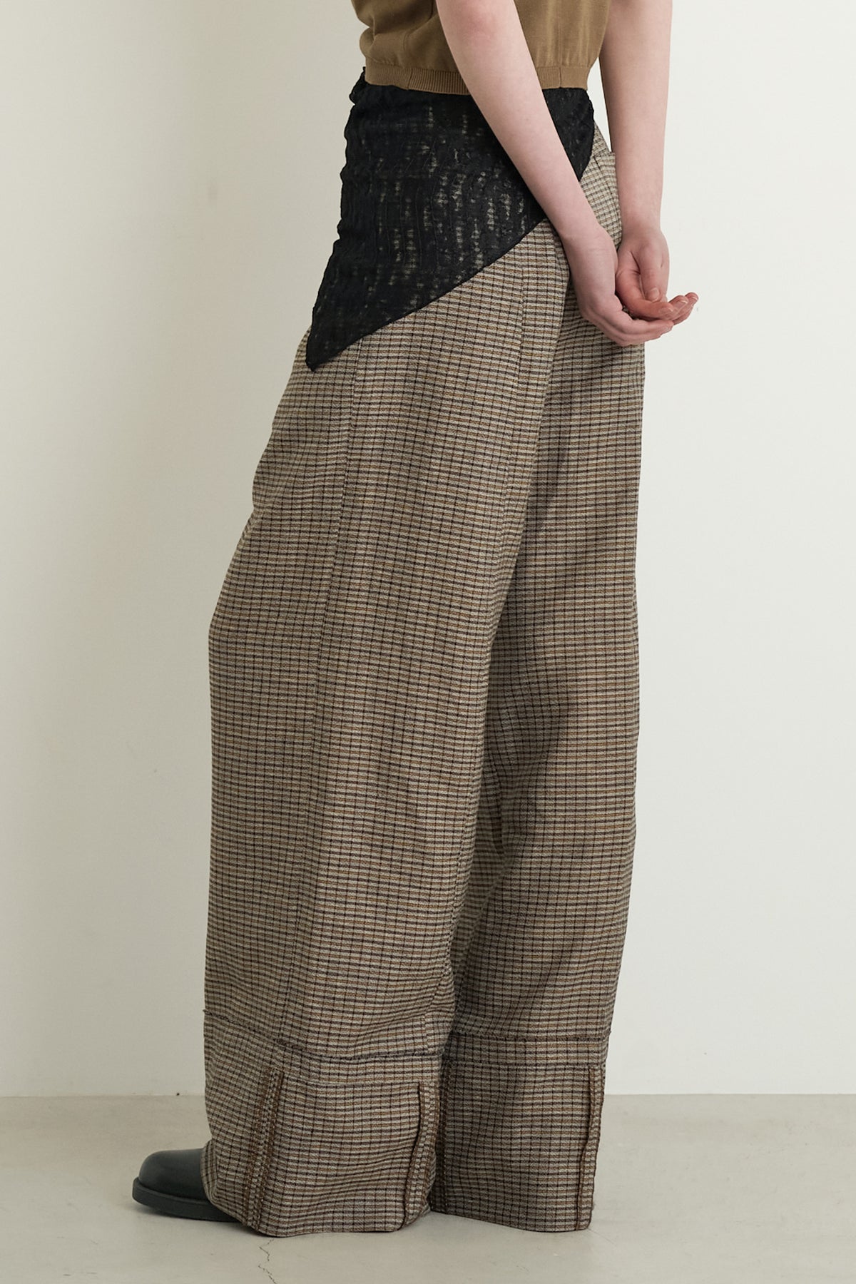 color_brown