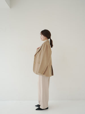 スタッフの顔写真