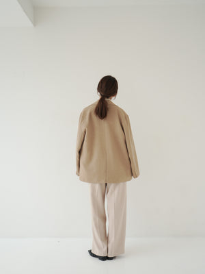 スタッフの顔写真