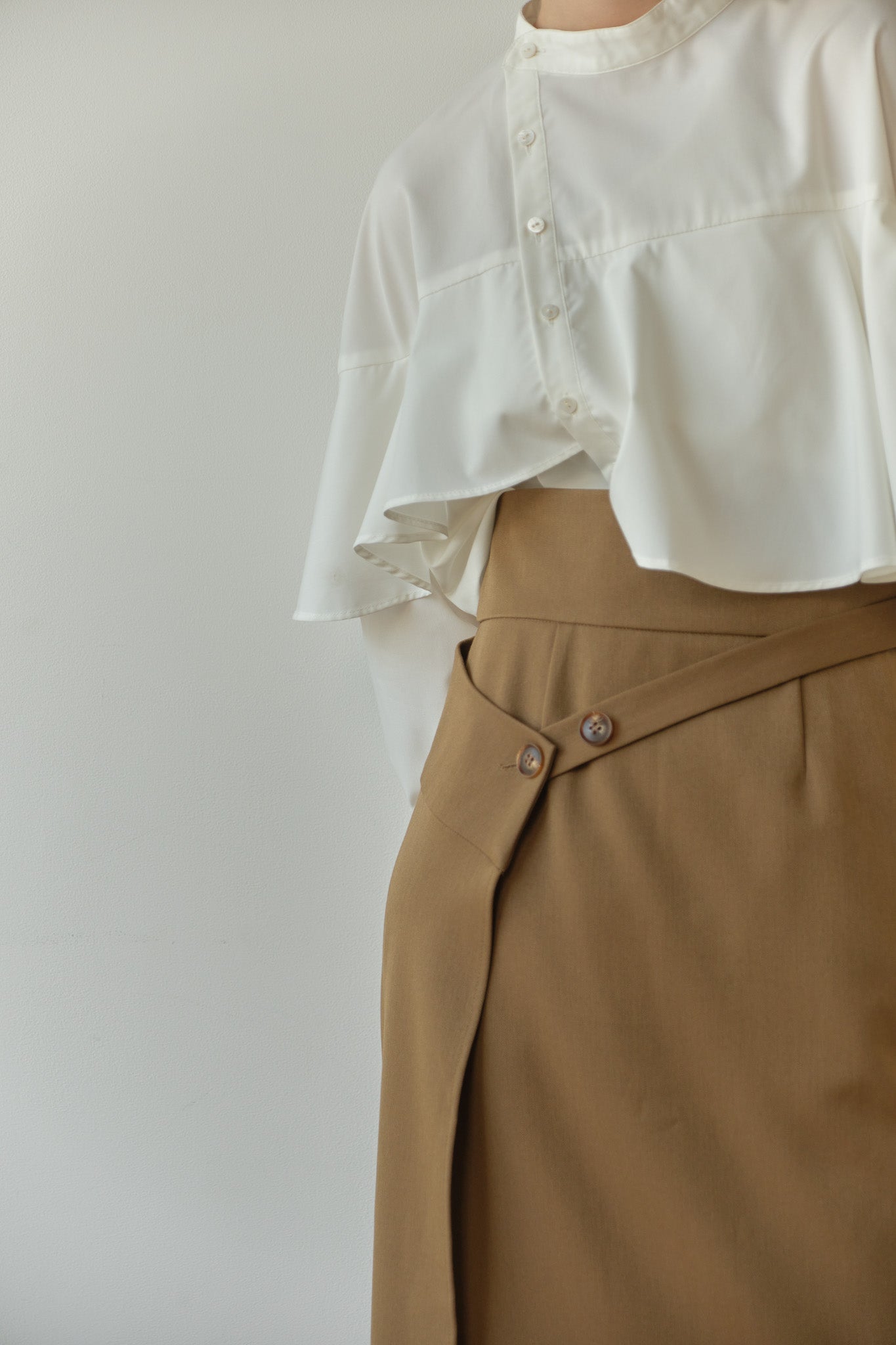 big ruffle asymmetry blouse – Eaphi