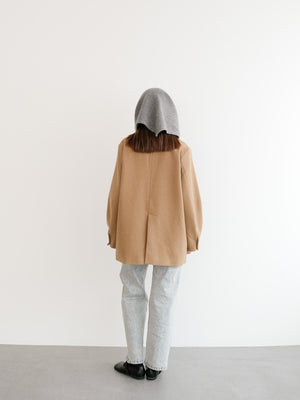 スタッフの顔写真