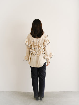 スタッフの顔写真