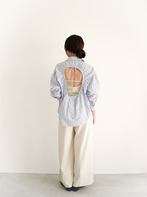 スタッフの顔写真