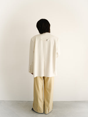 スタッフの顔写真