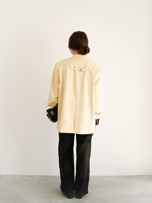 スタッフの顔写真