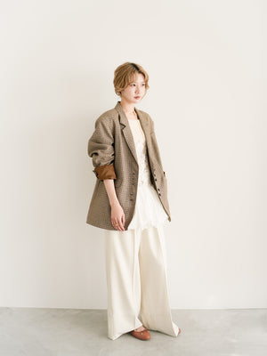 スタッフの顔写真