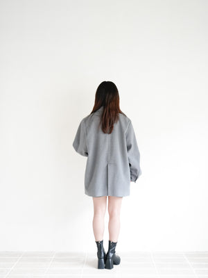 スタッフの顔写真