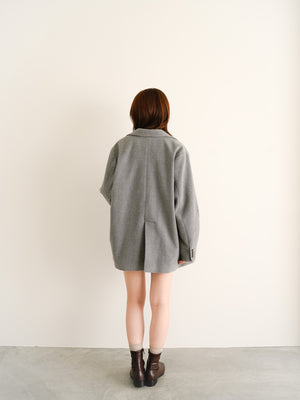 スタッフの顔写真