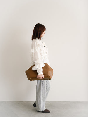 スタッフの顔写真