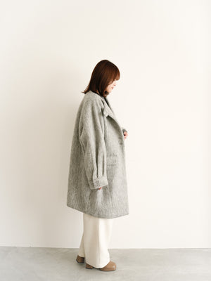 スタッフの顔写真