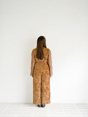 スタッフの顔写真