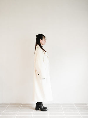 スタッフの顔写真