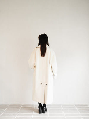 スタッフの顔写真