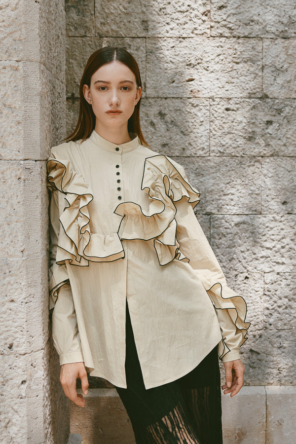 FEELING FRILLS BLOUSE