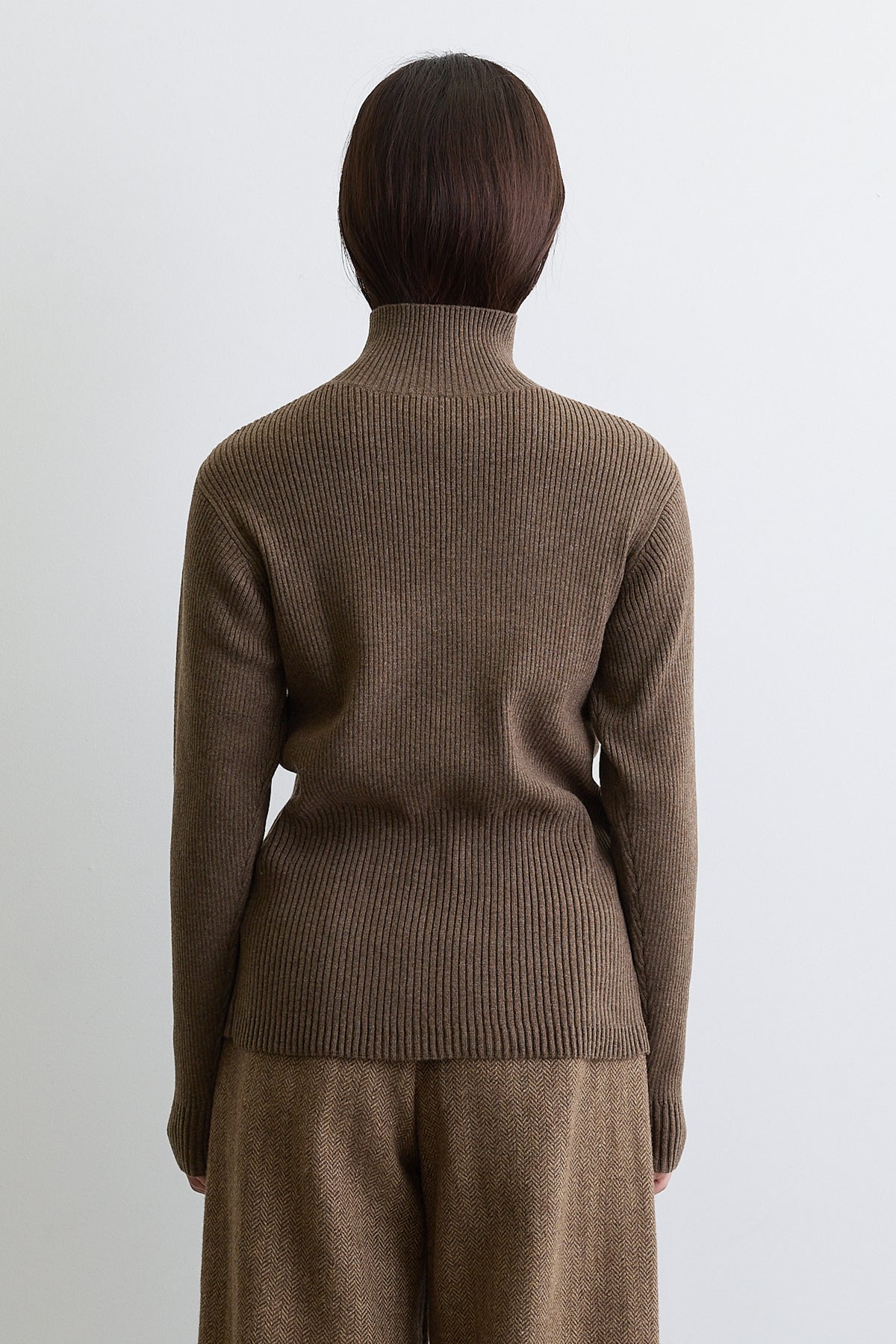 color_brown